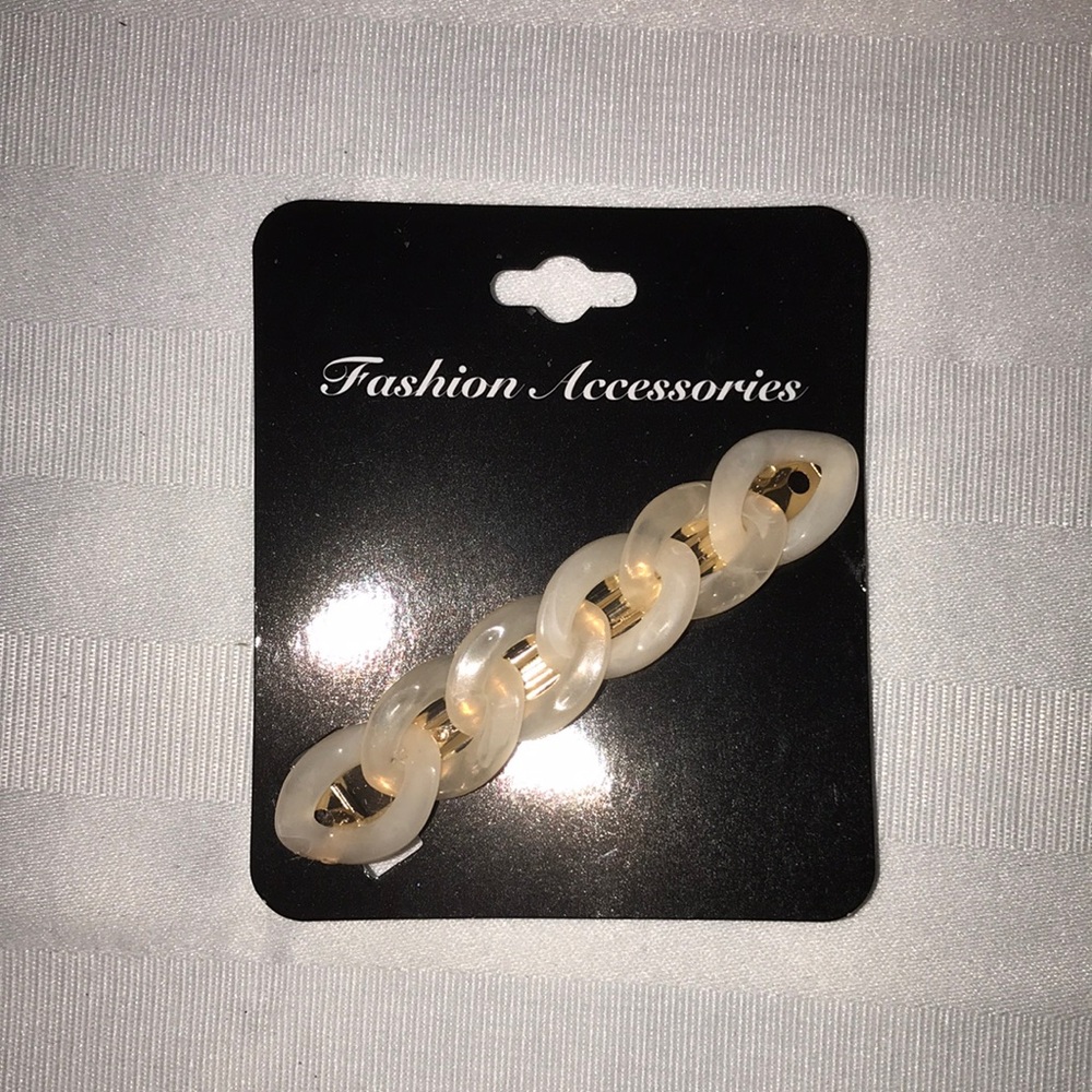 Hair clip. NWOT